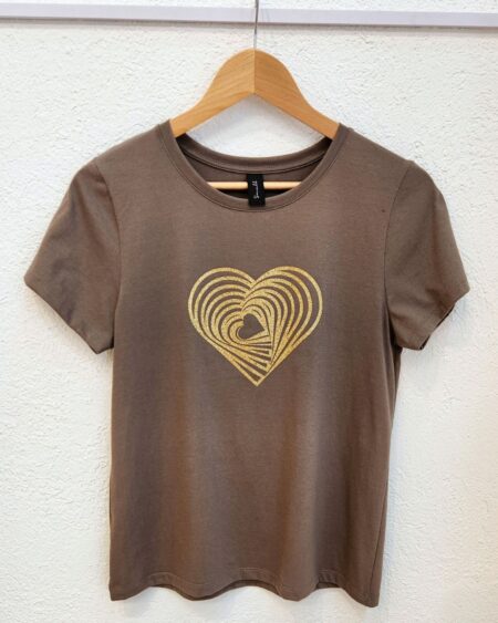 Remera O Corazon psicodelico