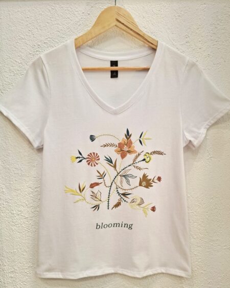 Remera Cuello V blooming