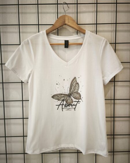 Remera clásica v Mariposa about