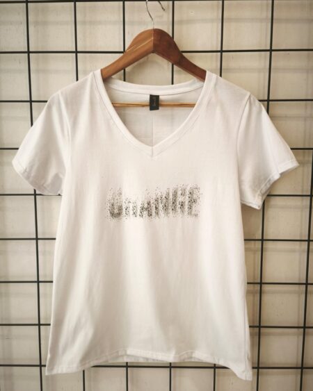 Remera clásica v Change (brillo)